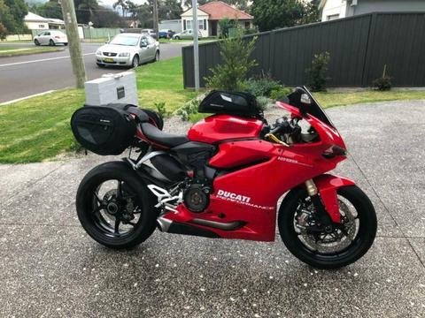 2017 Ducati Panigale 1299 (With lots of extras)