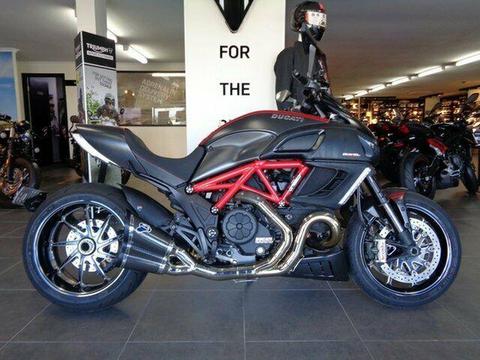 2012 Ducati Diavel Carbon 1200CC Cruiser 1198cc