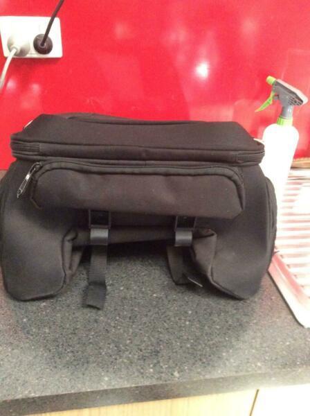 Motorcycle tunnel bag