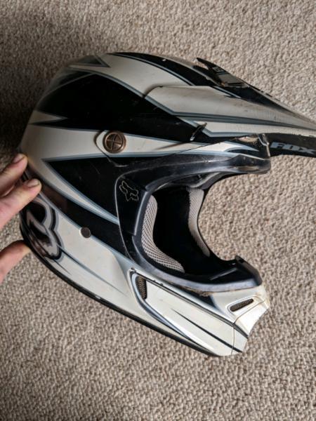 size S old fox v3 dirtbike helmet