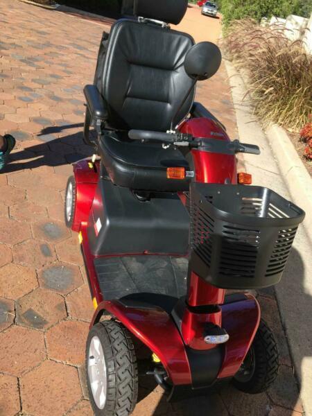 MOBILITY SCOOTER - PRIDE Pathfider 130XL