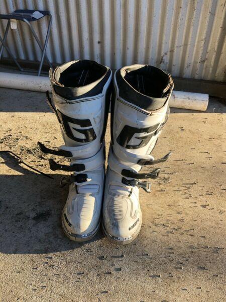 Motorcross boots Gaerne G11