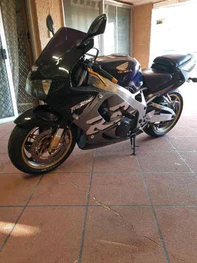 1998 Honda CBR Fireblade 900cc Motorbike