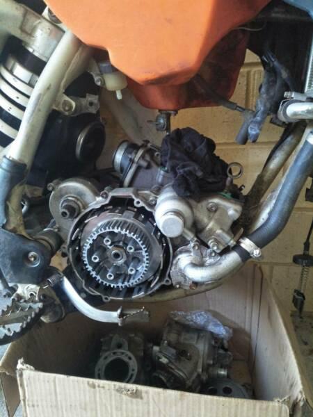 Sx 125 crankcase with clutch basket and bottom end