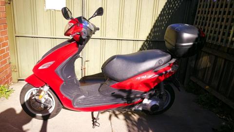 2014 red Piaggio fly 150 ie 6500kms good condition