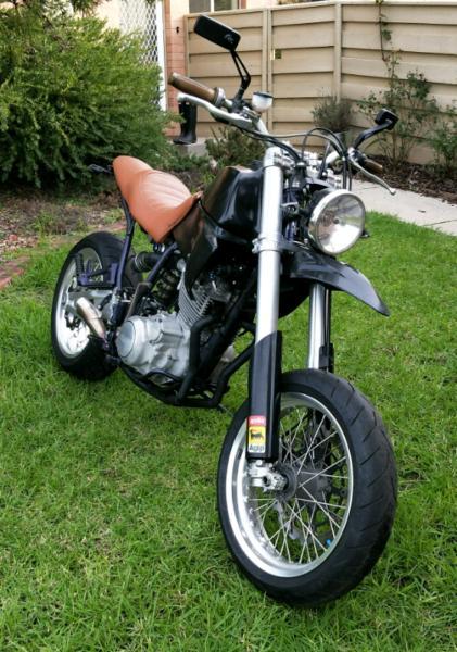 When Yamaha meets Aprilia, custom bike 600cc
