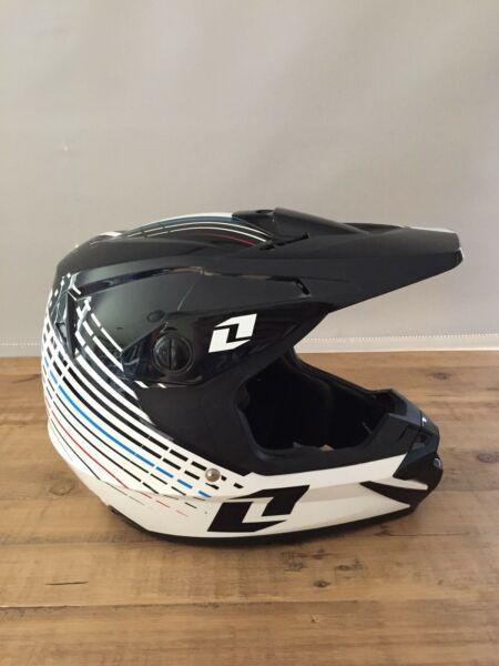 Motor bike helmet ( brand new ) XXL