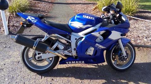 Yamaha R6 sports bike