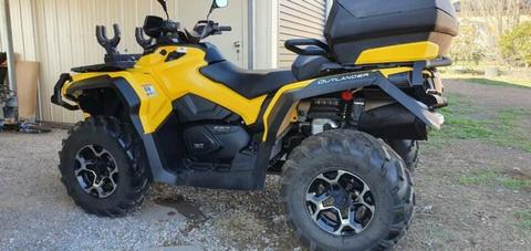2014 Can-Am Outlander 650 Max XT fully loaded **LOW** hrs/km's