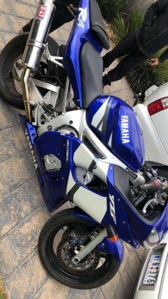 2002 Yamaha r6 with reg in mint condition
