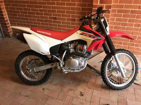 Crf 150 low hrs 10