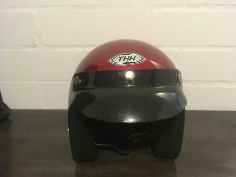 Scooter/Motorcycle Helmet - Open Face with a Sun Visor