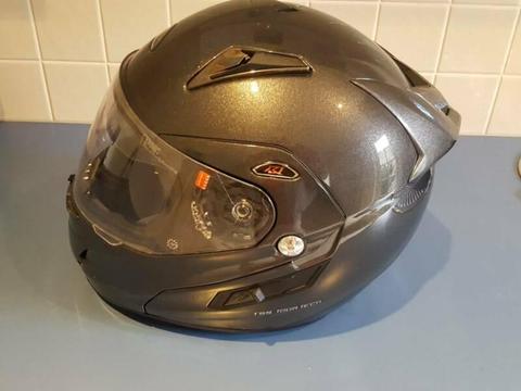 Dual Visor flip up Motorcycle Helmet