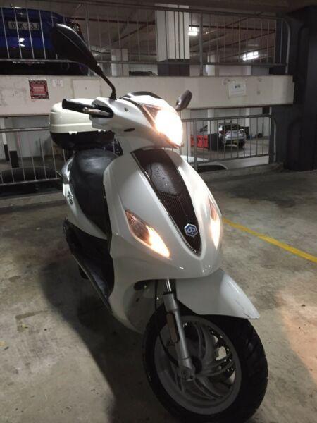 Scooter Piaggio fly 150ie