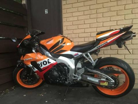 Wanted: 1000RR Repsol Fireblade 2007 Fairings and parts OEM