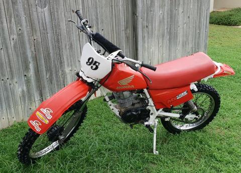 Honda XL185 Motorbike