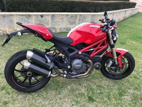 Ducati Monster 1100 EVO motor cycle