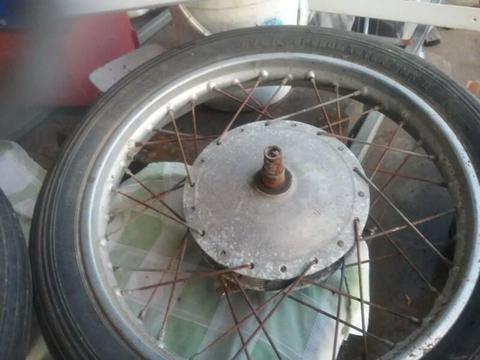 2×HONDALATE60,S,70,S FRONT RIMS,HUBS,COMPLETE$70 THE 2