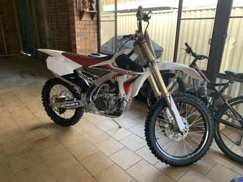 Yamaha YZ250F SPECIAL EDITION, AS NEW CONTITION