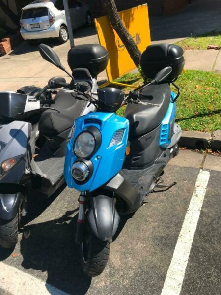 Scooter PGO X-Hot 150