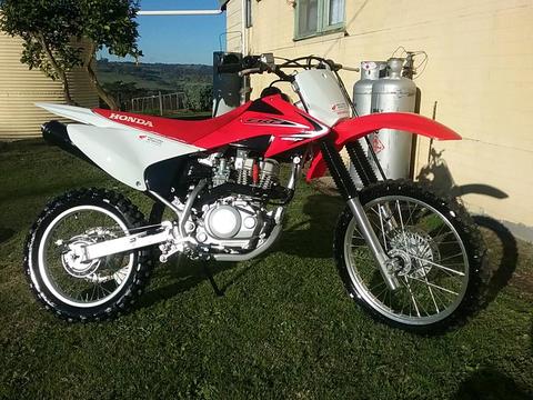 HONDA 2014 CRF150FE !! ALMOST BRAND NEW !! ONLY 7.5 HRS USE !!