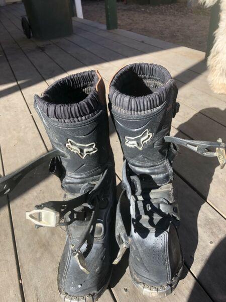 Motorcycle boots size Euro 36.5 . USA K3