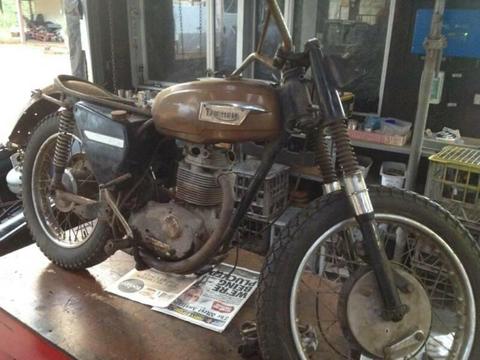 VINTAGE MOTORCYCLE BSA B25 PROJECT BIKE MATCHING