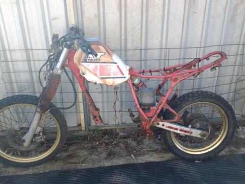 XT 600 with many spare parts