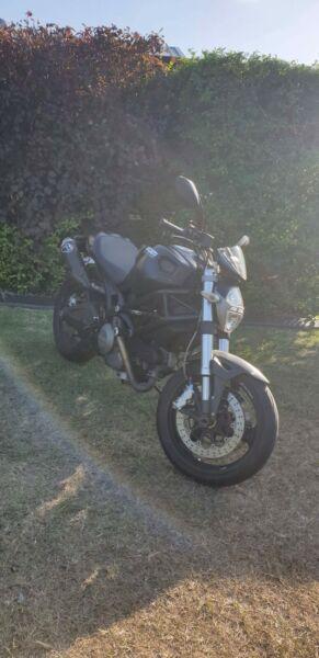 Ducati Monster 696 2008