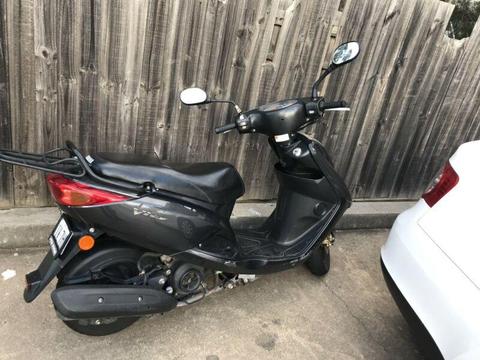 Yamaha 125 scooter