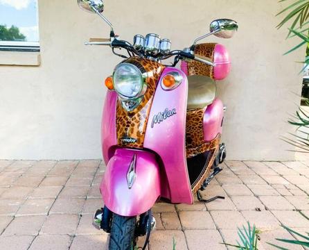 Scooter / Moped 50cc Milan 2006 * Pink *