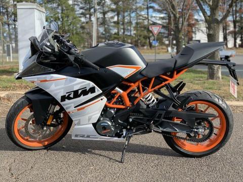 KTM RC390 (2016)