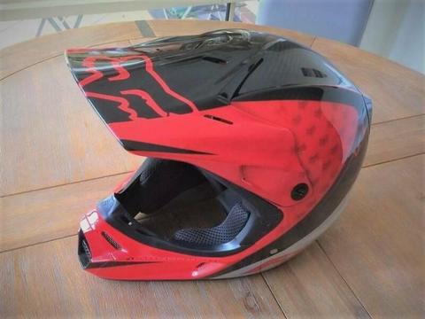 FOX V3 Carbon Fibre Pro Helmet - XL 61cm - 62cm
