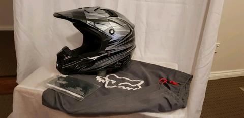 Fox V2 Pilot Motocross Helmet