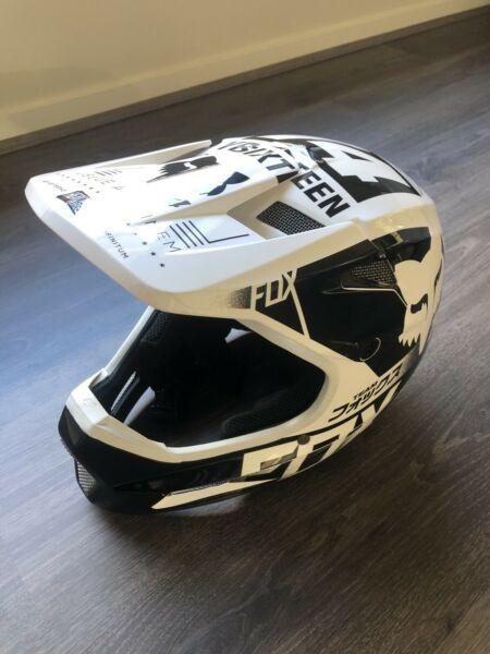 Fox racing helmet size L