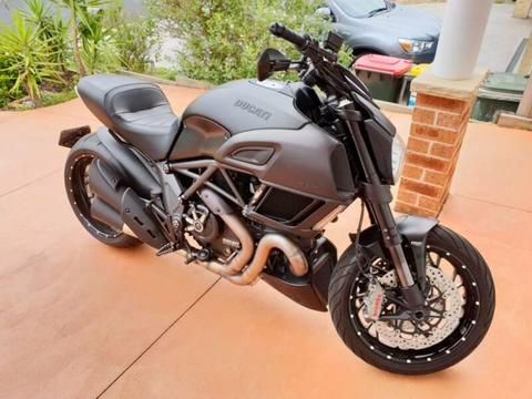 2015 Ducati Diavel 1200 ABS Motorcycle | Sports Cruiser | Accessories