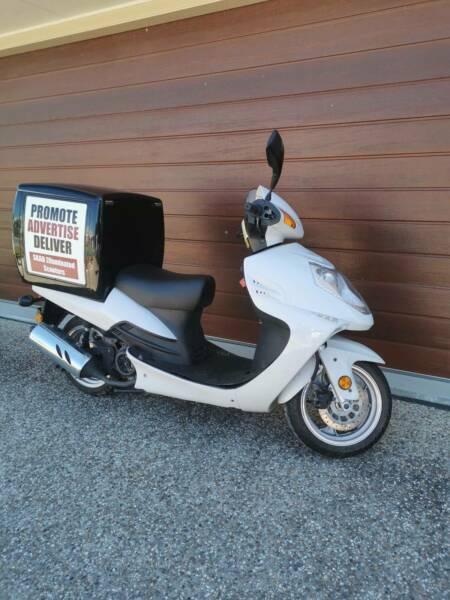2013 SCOOTER 150CC AS NEW ONLY DONE 366KS