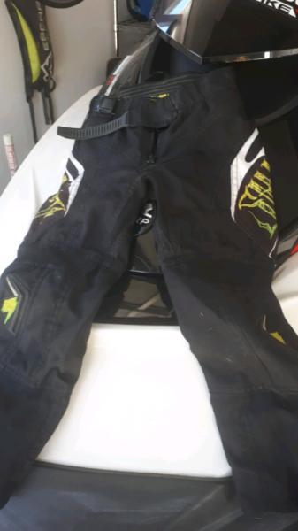 Kids fox motocross pants size 6