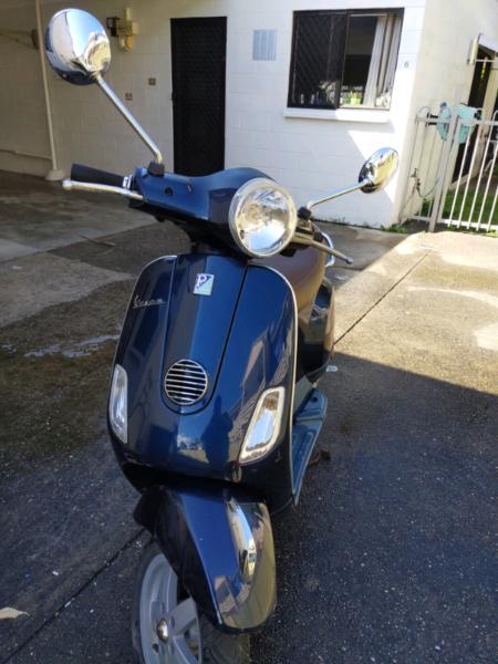 Nice 50cc Vespa sell for cheap