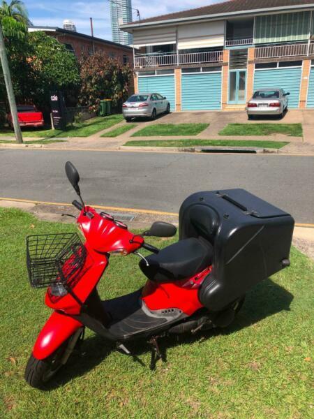 Delivery Scooter/125 CC