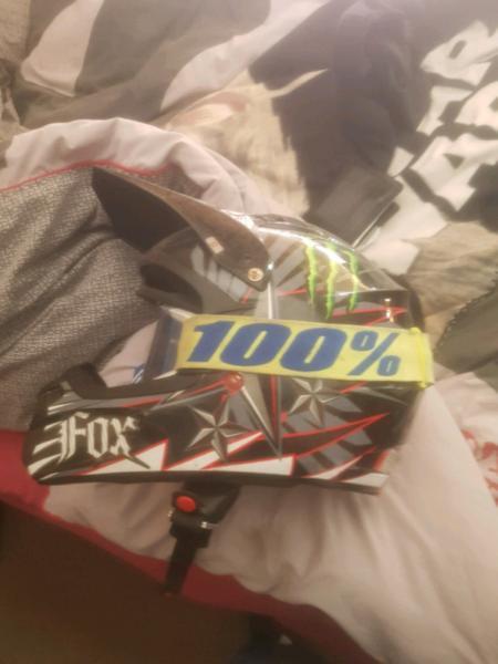 Fox pilot v1 helmet and 100% googles