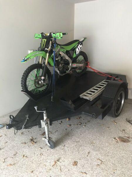 Motorbike trailer and bike package