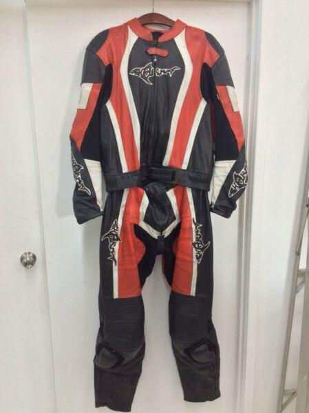 Shark Leathers Motobike Suit XL
