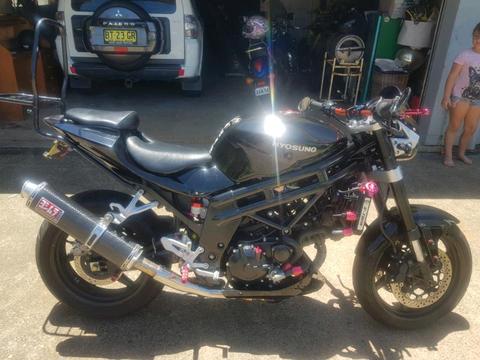 hyosung 650 2012 model low kms 10 months rego