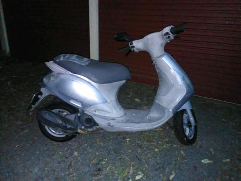 Piaggio zip 100cc scooter