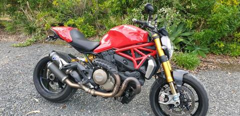 2015 DUCATI MONSTER 1200S IN EXCELLENT CONDITION