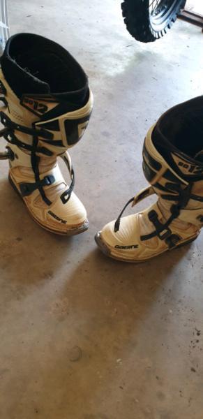 Gearne mx boots size 11