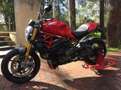Ducati Monster 1200S