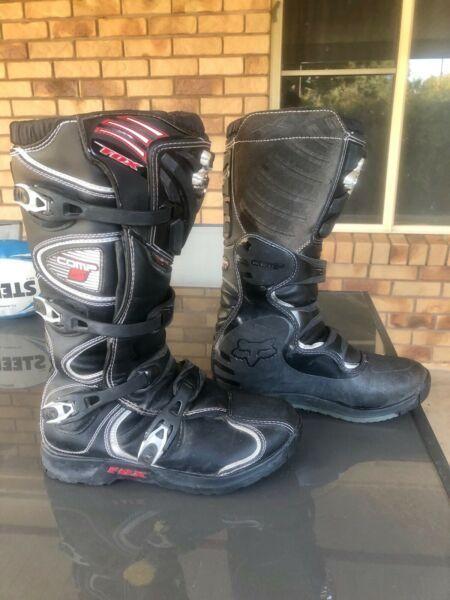 Motocross boots