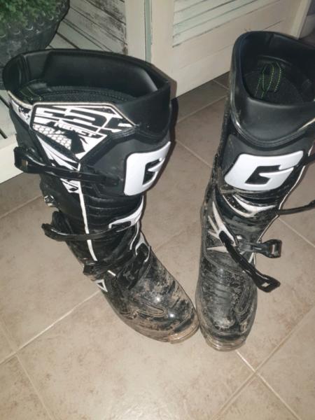 Gaerne dirt bike boots size 13US